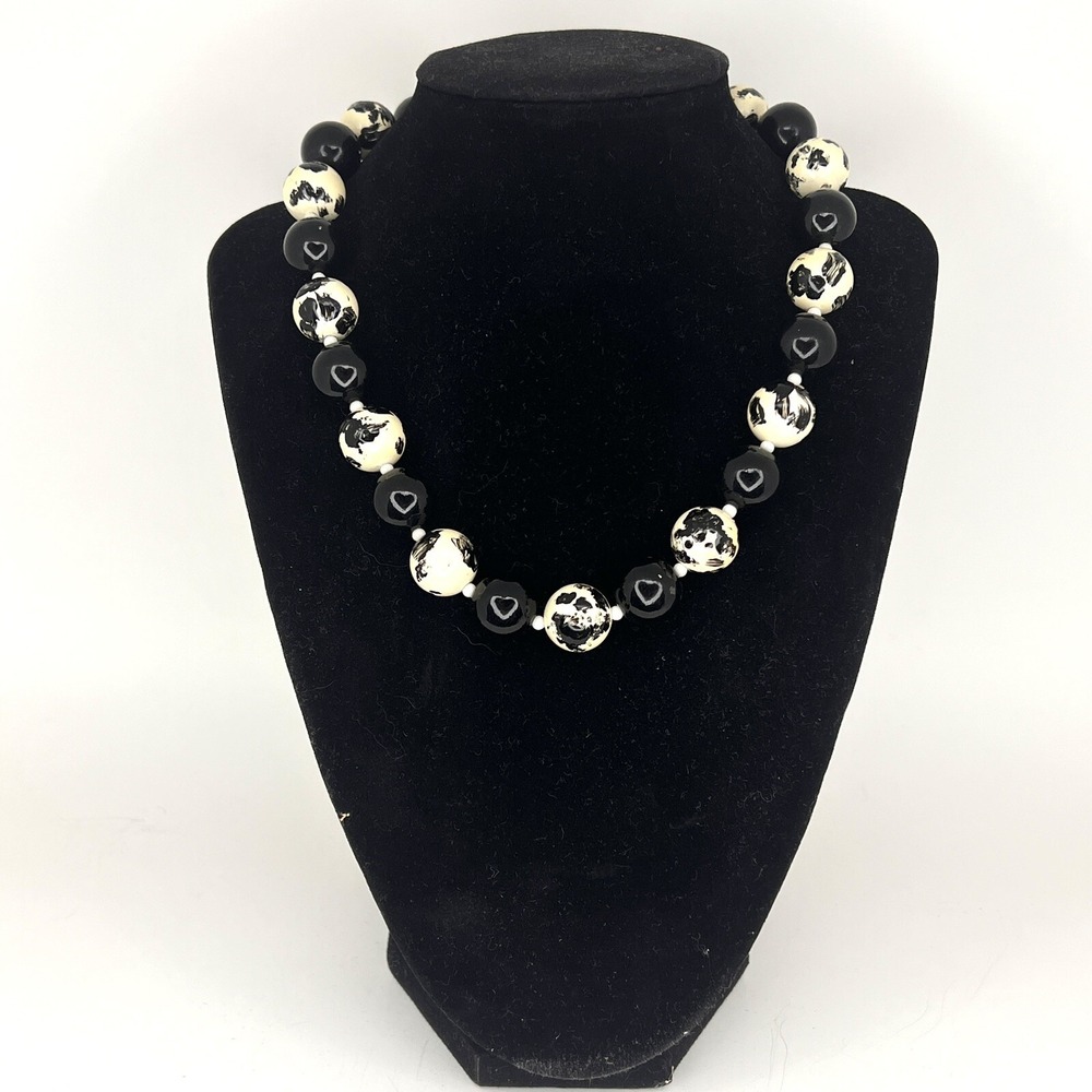 Vtg‎ Costume Jewelry Black White Speckled Brush Strokes Beaded Necklace W/Clasp